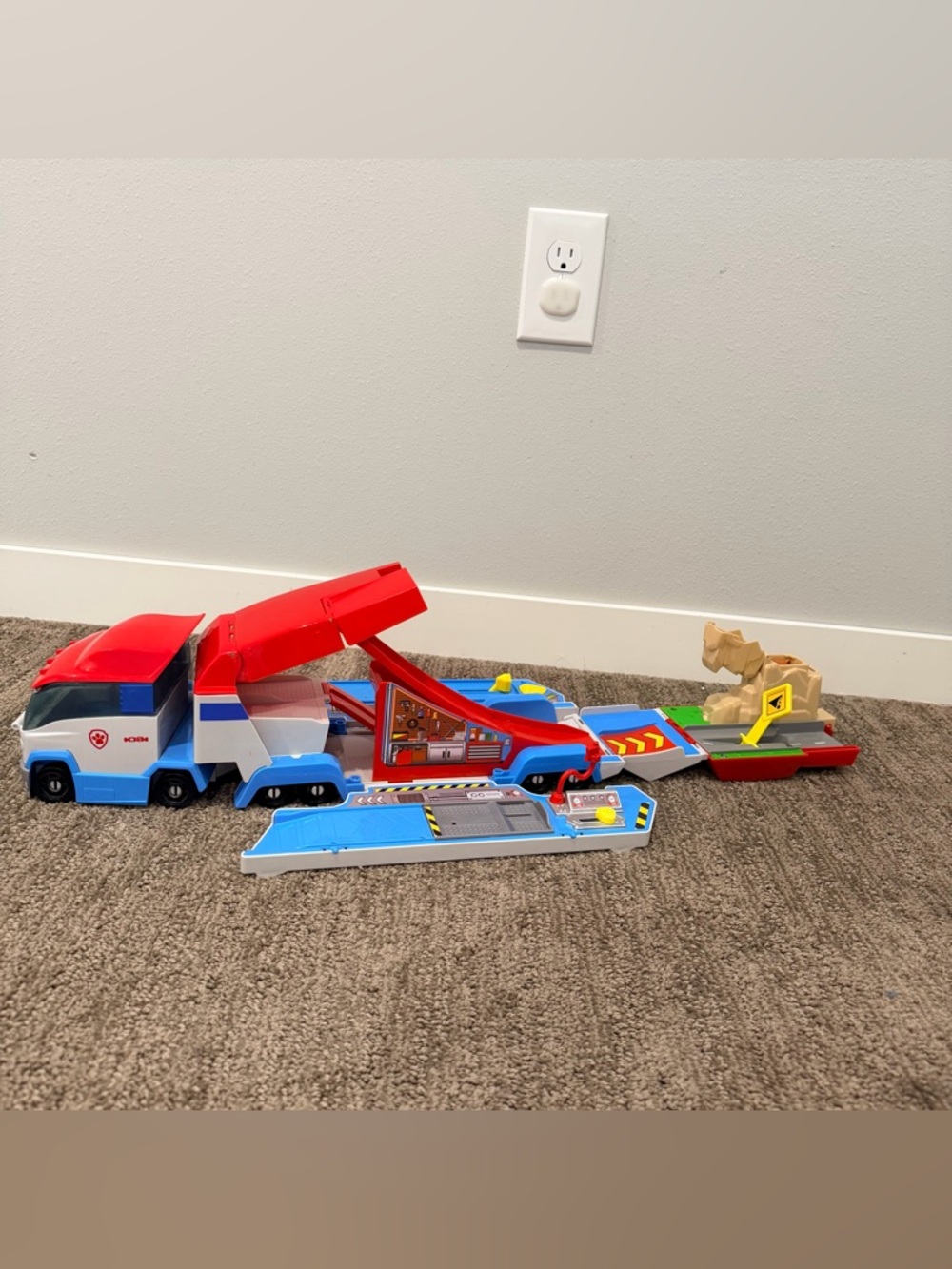 Paw Patrol Launch ’N Haul Paw Patroller Transforming 2-in-1 Track Set